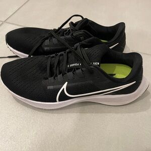 Nike Pegasus black running shoes
